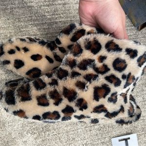 Leopard furry cheetah print boots size 7-8